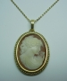 cammeo-montato-in-oro-giallo-con-disegno-a-corda
