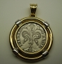 pendente-con-riproduzione-fiorino-argento,-realizzato-a-mano-in-oro-giallo-e-bianco
